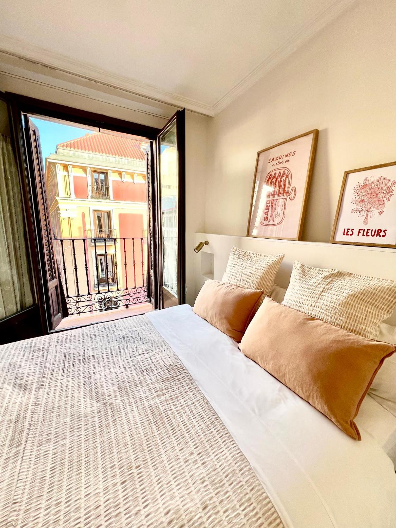 Albergue Miguel Angel Madrid Exterior foto