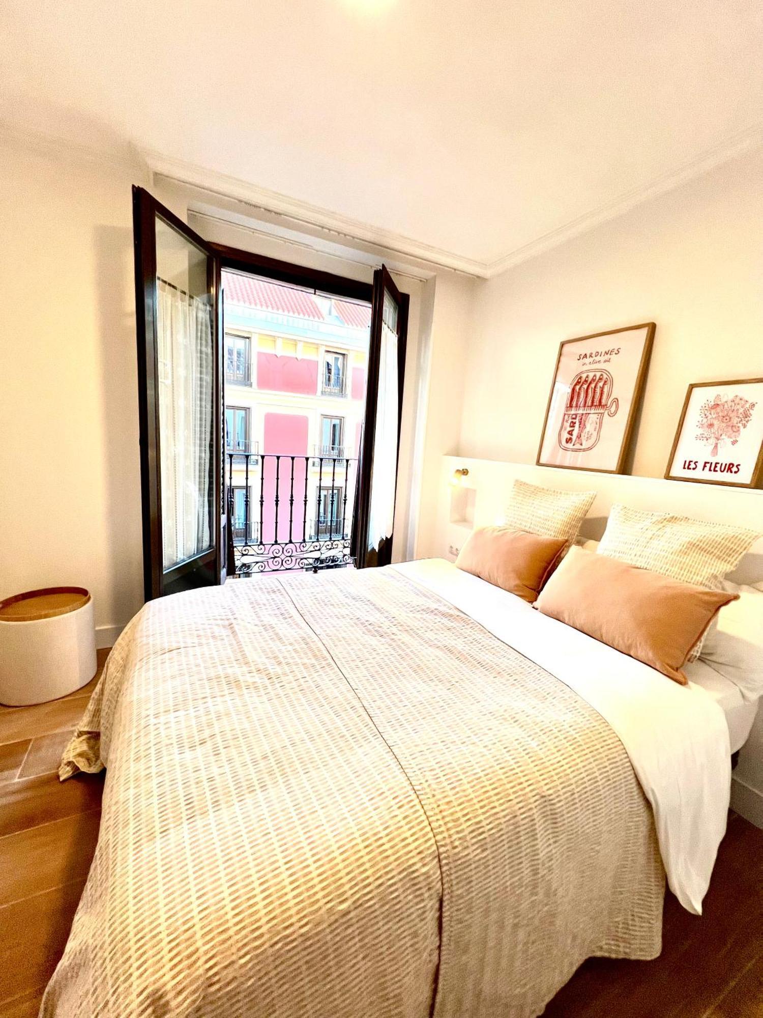 Albergue Miguel Angel Madrid Exterior foto