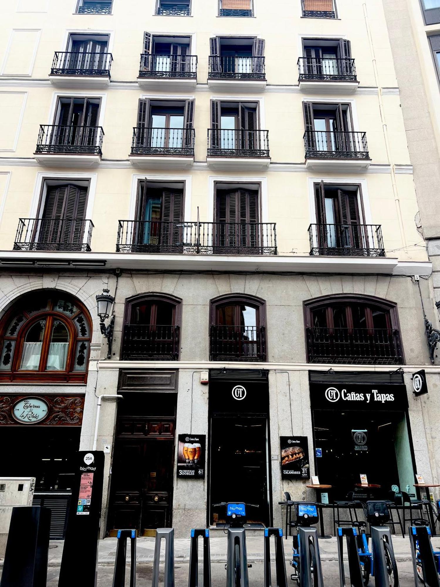 Albergue Miguel Angel Madrid Exterior foto